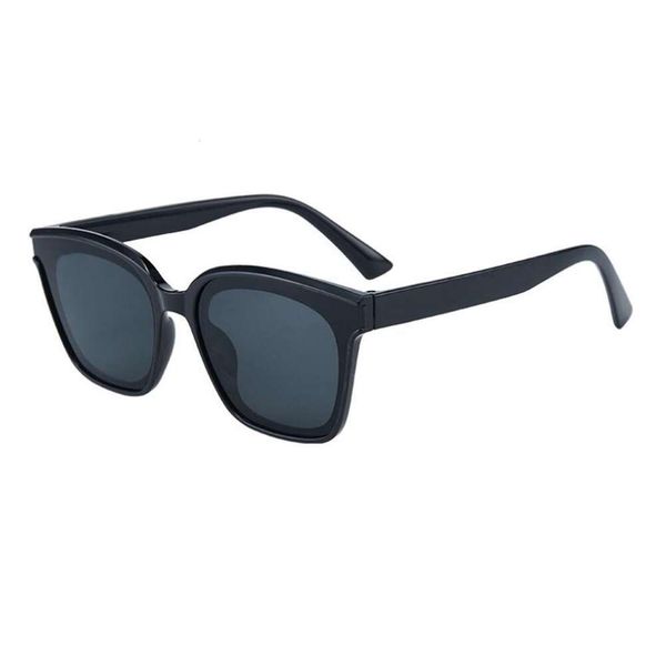 simple sunglasses for men irregular full frame polar glasses fashionable and women, White;black
simple sunglasses for men irregular full frame polar glasses fashionable and women, White;black