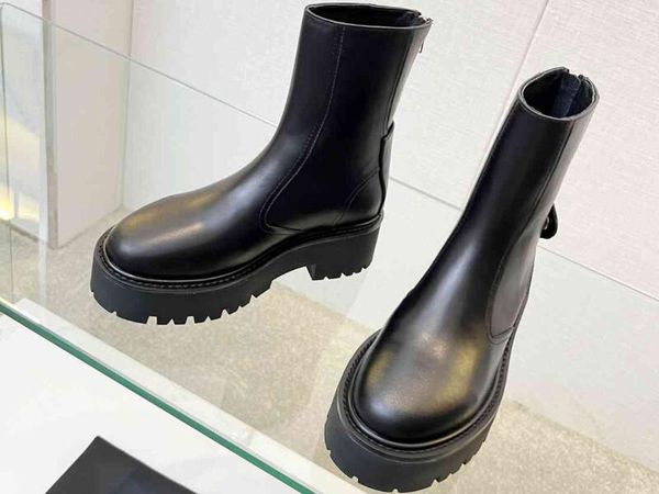 realfine888 5a boots cline 5629320 bulky ankle boot back zip triomphe calfskin desinger shoes for men with box size 39-45, Black
realfine888 5a boots cline 5629320 bulky ankle boot back zip triomphe calfskin desinger shoes for men with box size 39-45, Black