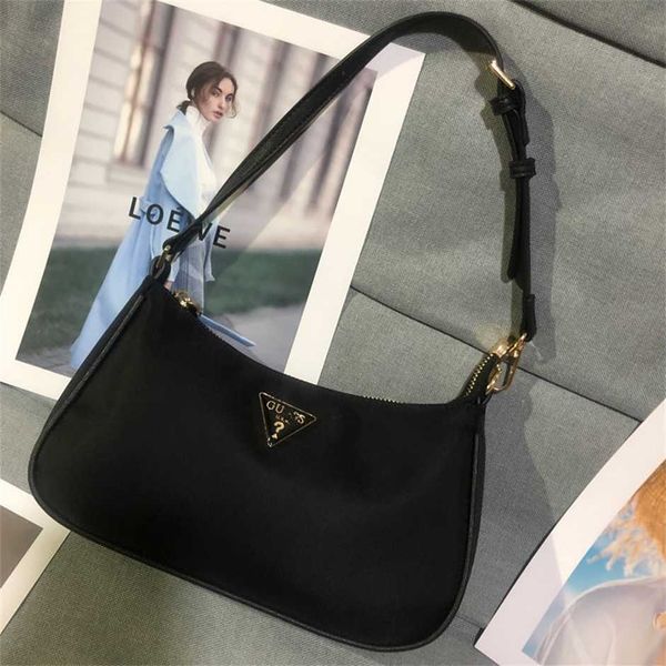 new armpit one shoulder diagonal cross candy fashion women's neil long cloth versatile bag women 50% off wholesale
new armpit one shoulder diagonal cross candy fashion women's neil long cloth versatile bag women 50% off wholesale