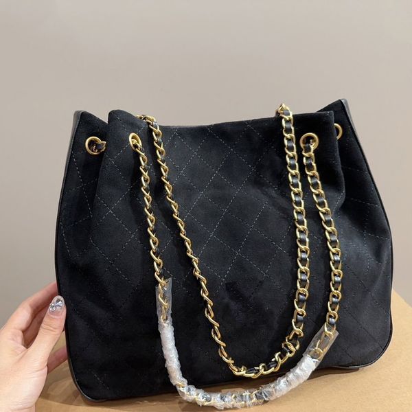 women's suede large capacity brand bag shopping bag classic gold chain outdoor designer single shoulder backpack shoulder bag chain bag
women's suede large capacity brand bag shopping bag classic gold chain outdoor designer single shoulder backpack shoulder bag chain bag