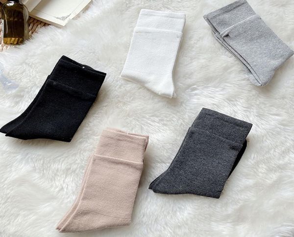 fashion designers womens socks luxe sports winter mesh b letter printed sock without box4105461, Black
fashion designers womens socks luxe sports winter mesh b letter printed sock without box4105461, Black