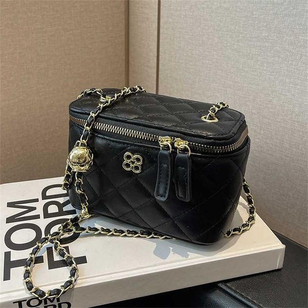 advanced and trendy lingge embroidery thread shoulder 2023 new summer texture niche chain crossbody women's bag 70% off outlet clearanc
advanced and trendy lingge embroidery thread shoulder 2023 new summer texture niche chain crossbody women's bag 70% off outlet clearanc