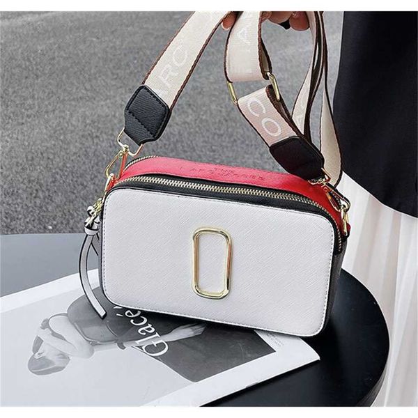 retail cosmetic women wallets new 2023 contrast color small square bag trend letter single shoulder messenger bags 20-12-7cm 55% off factory
retail cosmetic women wallets new 2023 contrast color small square bag trend letter single shoulder messenger bags 20-12-7cm 55% off factory