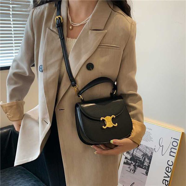 cross body messenger bags designer ce bag triomphe 2023 new triumph saddle bag handbag women's high-grade buckle tofu bag small square
cross body messenger bags designer ce bag triomphe 2023 new triumph saddle bag handbag women's high-grade buckle tofu bag small square