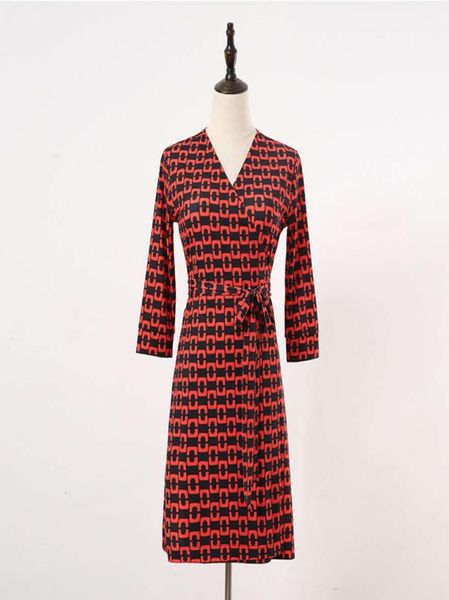 2021 designer fashion pg dvf summer women039s same red chain print short collarless wrap around dress for women5242856, Black;gray
2021 designer fashion pg dvf summer women039s same red chain print short collarless wrap around dress for women5242856, Black;gray