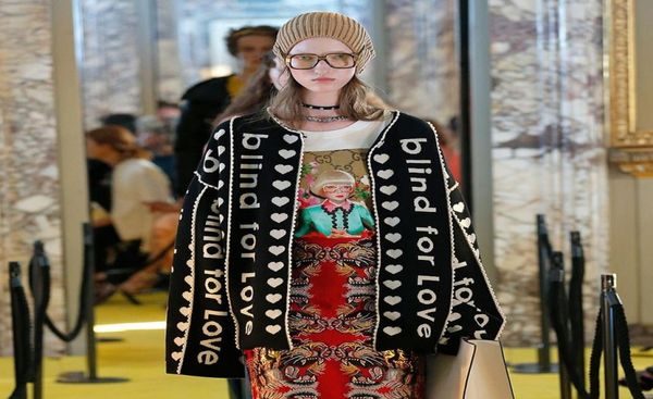 2018 runway designer letter black cardigan long sweater women vintage striped lady jupmer luxury loose clothing winter christmas8652585, White;black
2018 runway designer letter black cardigan long sweater women vintage striped lady jupmer luxury loose clothing winter christmas8652585, White;black