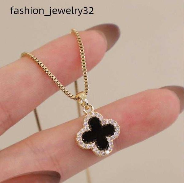 18k gold van-clef arpes plated necklaces luxury designer two-sided four-leaf necklace fashional pendant necklace wedding party jewelry no bo, Silver
18k gold van-clef arpes plated necklaces luxury designer two-sided four-leaf necklace fashional pendant necklace wedding party jewelry no bo, Silver