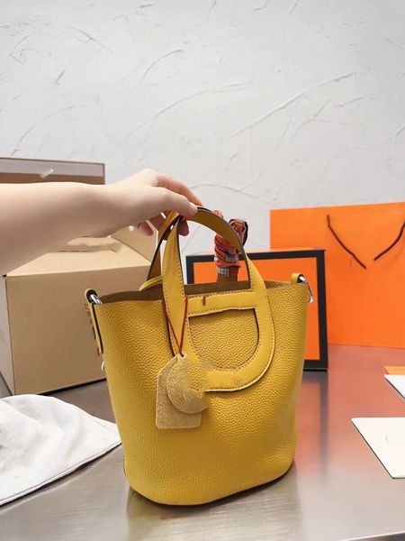 shoulder bags designer bag crossbody bag handbag lady luxury the leather bucket bag womens men designer tote classic elegant girlfriends hol
shoulder bags designer bag crossbody bag handbag lady luxury the leather bucket bag womens men designer tote classic elegant girlfriends hol
