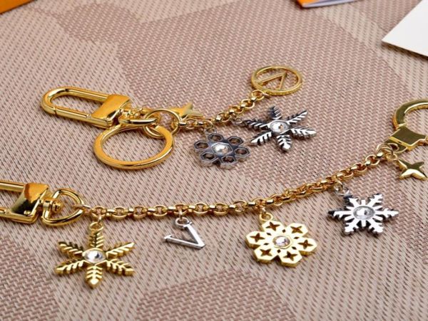 silver stylish keychain luxury designer snowflake keys pendant key buckle classic letter metal chain keychains bag or8199908, Slivery;golden
silver stylish keychain luxury designer snowflake keys pendant key buckle classic letter metal chain keychains bag or8199908, Slivery;golden