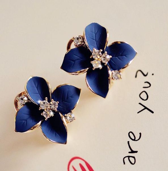 fashion jewelries elegant earrings for women oorbellen blue camellia ornaments flower charm crystal earrings new bijoux trinket5877542, Golden;silver
fashion jewelries elegant earrings for women oorbellen blue camellia ornaments flower charm crystal earrings new bijoux trinket5877542, Golden;silver