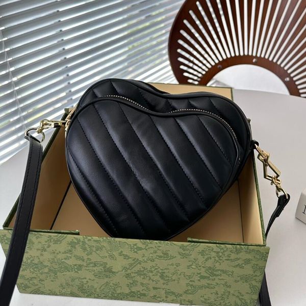 leather shoulder bags luxurys designers fashion womens crossbody bag letter handbag ladies purse interlocking mini heart-shaped shoulder bag
leather shoulder bags luxurys designers fashion womens crossbody bag letter handbag ladies purse interlocking mini heart-shaped shoulder bag