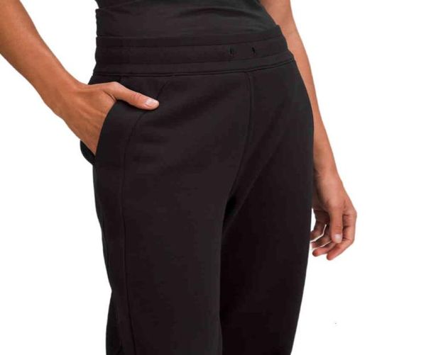 2022 women yoga pants scuba highrise french terry jogger sports fitness casual sweatpants 596202, Black;white
2022 women yoga pants scuba highrise french terry jogger sports fitness casual sweatpants 596202, Black;white