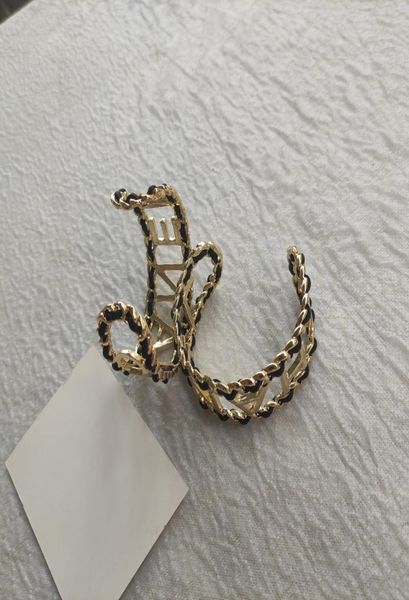 metal leather bracelet fashion letter c classic with paper card and mesh bag1348254, Golden;silver
metal leather bracelet fashion letter c classic with paper card and mesh bag1348254, Golden;silver