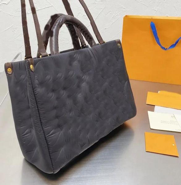 founder handbag purse tote bag embossed l letter women shuolder bags soft wallets good quality classic hand bag old flower handle
founder handbag purse tote bag embossed l letter women shuolder bags soft wallets good quality classic hand bag old flower handle