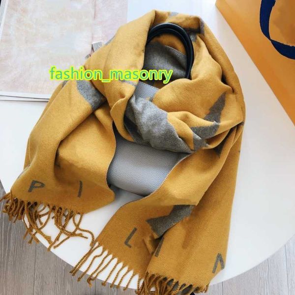 winter designer scarf luxury v scarves for women cashmere wool mens long shawl fashion classic letter cashmere scarves with box, Blue;gray
winter designer scarf luxury v scarves for women cashmere wool mens long shawl fashion classic letter cashmere scarves with box, Blue;gray
