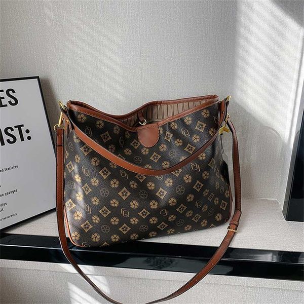 baobao women's autumn and winter new capacity old flower tray special one shoulder oblique straddle commuter big bag outlet 50% off
baobao women's autumn and winter new capacity old flower tray special one shoulder oblique straddle commuter big bag outlet 50% off