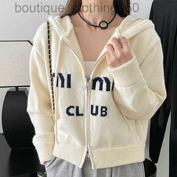 

luxury designer winter wool sweater women zipper jacket miu designer hoodie womens hooded sweaters letter embroidery cardigan cashmere coat, White;black