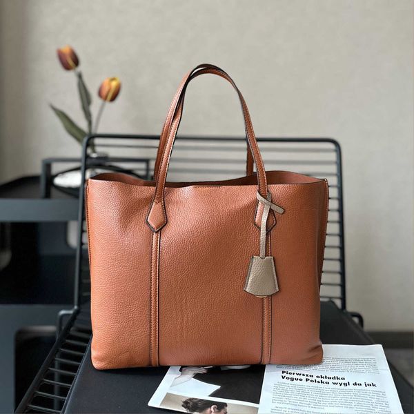 luxury designer handbags women leather tote bags outdoor casual handbags mirror quality shoulder bags lady shopper 230815
luxury designer handbags women leather tote bags outdoor casual handbags mirror quality shoulder bags lady shopper 230815