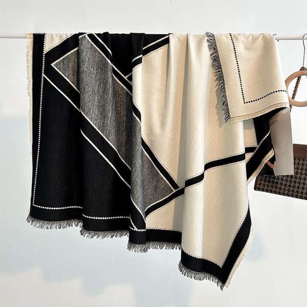 autumn and winter style imitation cashmere scarf all kinds of geometric blocks temperament big square womens thick, Blue;gray
autumn and winter style imitation cashmere scarf all kinds of geometric blocks temperament big square womens thick, Blue;gray