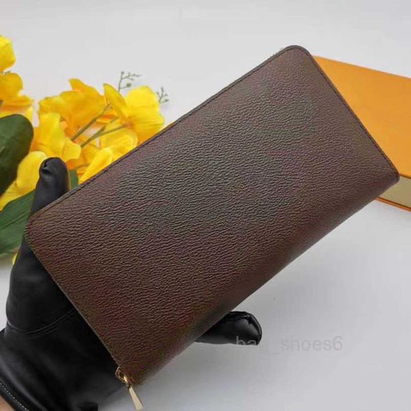 zipper wallet men's long wallet classic leather wallet outdoor coin bag stylish women's handbag credit wallet with box m62581, Red;black
zipper wallet men's long wallet classic leather wallet outdoor coin bag stylish women's handbag credit wallet with box m62581, Red;black