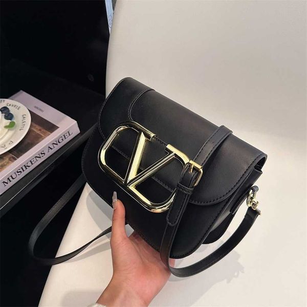 women's bags 2023 spring new popular saddle bag small one shoulder crossbody handheld 50% off wholesale
women's bags 2023 spring new popular saddle bag small one shoulder crossbody handheld 50% off wholesale