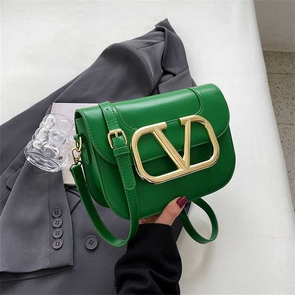 2023 solid fashion personalized daily commuting small single shoulder crossbody metal buckle women's bag outlet 50% off
2023 solid fashion personalized daily commuting small single shoulder crossbody metal buckle women's bag outlet 50% off