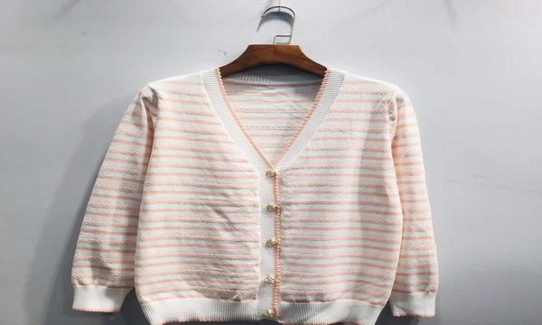 325 2020 summer brand same style sweater v neck cardgan long sleeve letter button luxury womens clothes qian7277981, White;black
325 2020 summer brand same style sweater v neck cardgan long sleeve letter button luxury womens clothes qian7277981, White;black