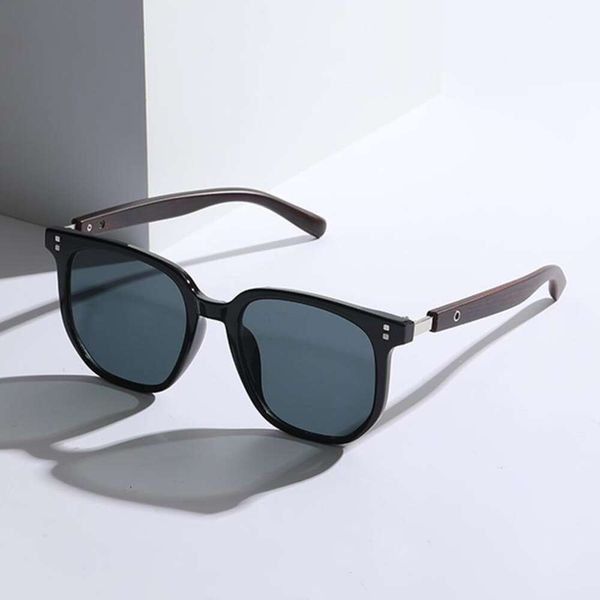 style wood grain legs fashion sunglasses anti ultraviolet rejuvenation support, White;black
style wood grain legs fashion sunglasses anti ultraviolet rejuvenation support, White;black