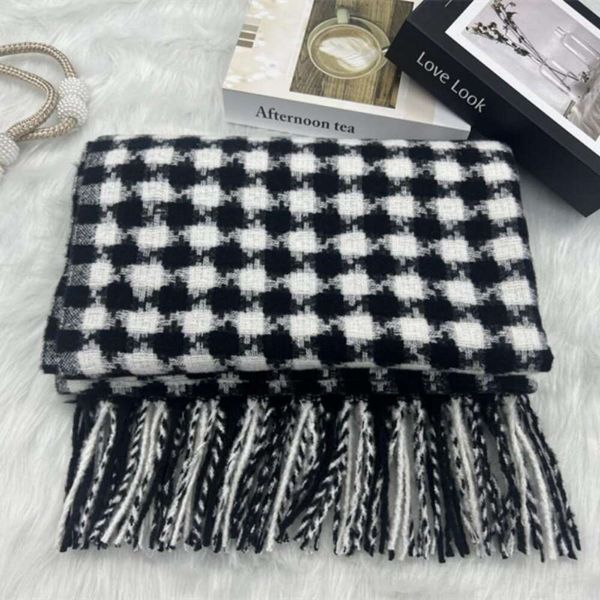 couples plaid ins scarf autumn and winter style checkerboard korean all matching student shawl warm, Blue;gray
couples plaid ins scarf autumn and winter style checkerboard korean all matching student shawl warm, Blue;gray