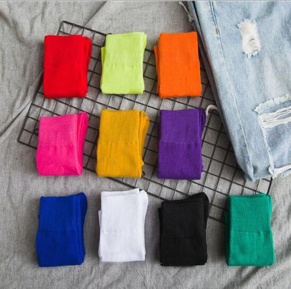 1pair2pcs cotton women sock fashion winter long sport woman socks casual warm sweat socks gift lady socks3148579, Black
1pair2pcs cotton women sock fashion winter long sport woman socks casual warm sweat socks gift lady socks3148579, Black
