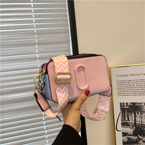 women's 2023 new camera crossbody small square wide shoulder versatile fashion commuter messenger bag 50% off wholesale
women's 2023 new camera crossbody small square wide shoulder versatile fashion commuter messenger bag 50% off wholesale