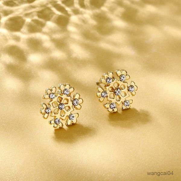 charm new christmas snowflake earrings simple and cute for women mini zircon earrings jewelry wholesale direct r230901, Golden
charm new christmas snowflake earrings simple and cute for women mini zircon earrings jewelry wholesale direct r230901, Golden