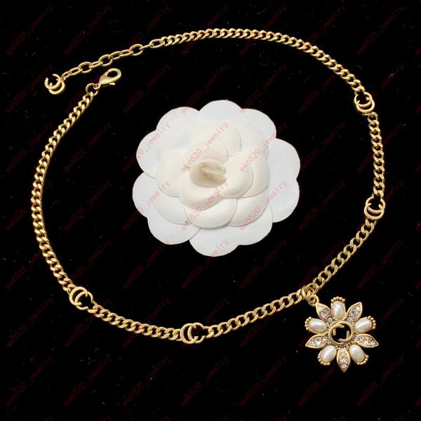 brass material designer necklace, flower embed zircon pearl and double alphabet, fashion luxury jewelry, banquet, wedding, valentine's, Silver
brass material designer necklace, flower embed zircon pearl and double alphabet, fashion luxury jewelry, banquet, wedding, valentine's, Silver