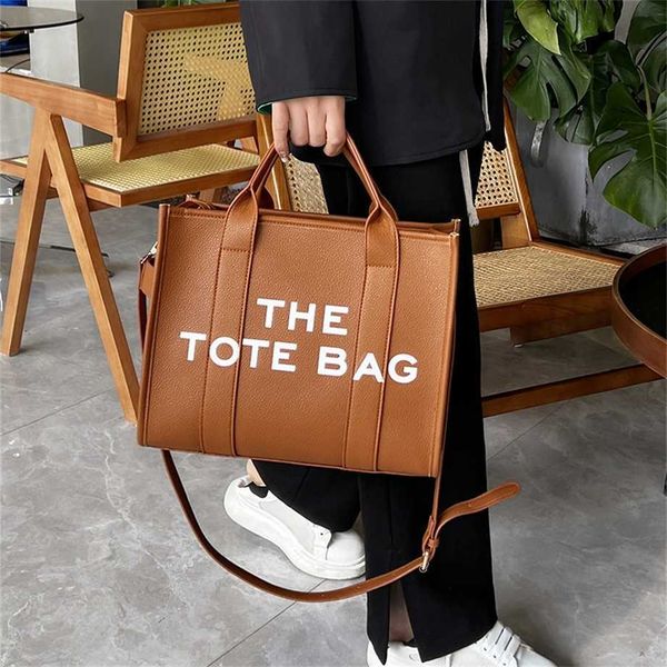 bag trend solid color letter tote women's bag large capacity handbag off wholesale
bag trend solid color letter tote women's bag large capacity handbag off wholesale