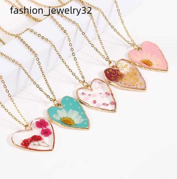 pendant neckalces fashion design heart love necklace for women accessories nice green pink women jewelry gift, Silver
pendant neckalces fashion design heart love necklace for women accessories nice green pink women jewelry gift, Silver