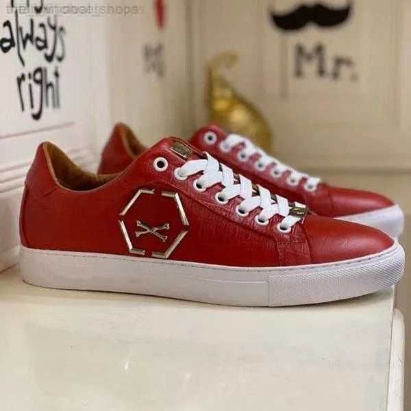 fashion luxury men shoes men leather lace up platform oversized sole sneakers white casual shoes printed philipps pleins size38-45, Black
fashion luxury men shoes men leather lace up platform oversized sole sneakers white casual shoes printed philipps pleins size38-45, Black