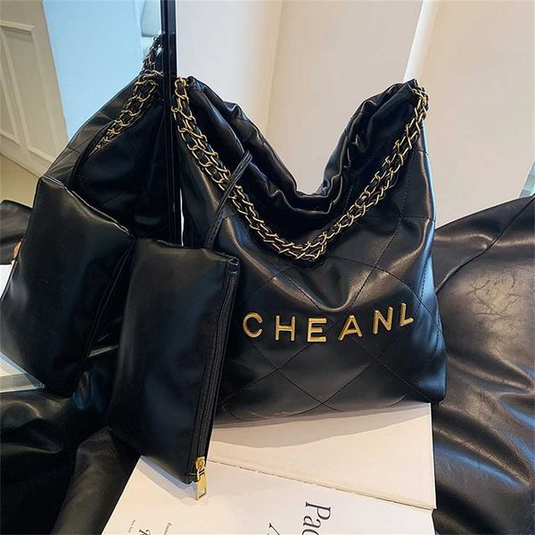 light luxury lingge chain large capacity garbage small fragrant wind one shoulder crossbody tote bag women's and versatile korean versi
light luxury lingge chain large capacity garbage small fragrant wind one shoulder crossbody tote bag women's and versatile korean versi