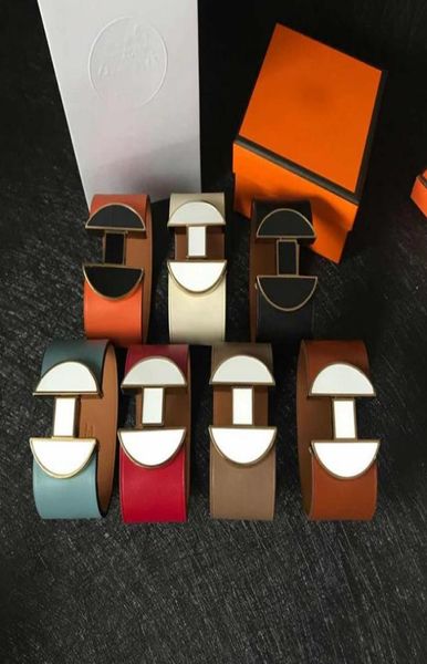 letter semicircle black and white oil drop wide face leather bracelet women039s plain leather bracelet3568596, Golden;silver
letter semicircle black and white oil drop wide face leather bracelet women039s plain leather bracelet3568596, Golden;silver