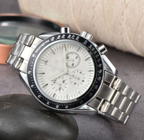 new mens sport watch montre de luxe wristwatches montre japan quartz movement chronograph white face orologi da uomo di luss, Slivery;brown
new mens sport watch montre de luxe wristwatches montre japan quartz movement chronograph white face orologi da uomo di luss, Slivery;brown