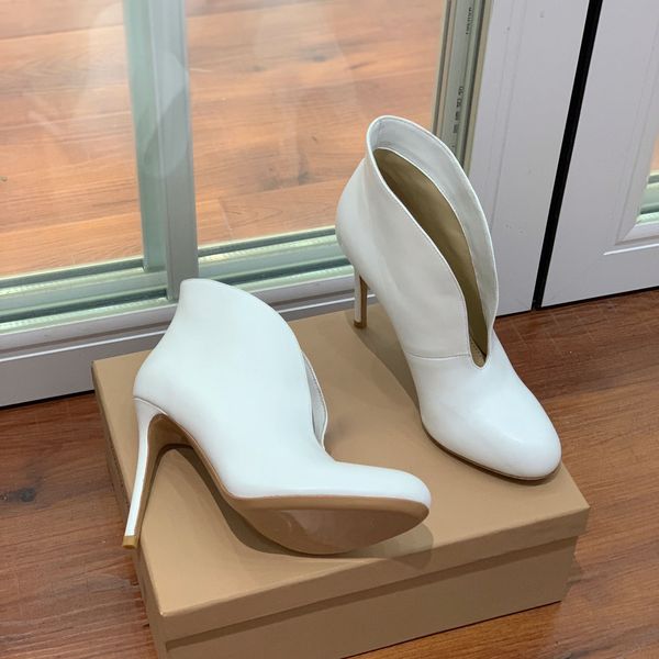 round toe ankle boots leather shoes high heels ankle boots 10.5cm elegant delicate fashion luxury designer shoes factory laces shoebox, Black
round toe ankle boots leather shoes high heels ankle boots 10.5cm elegant delicate fashion luxury designer shoes factory laces shoebox, Black