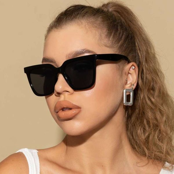item title simple big frame square sunglasses for men and women fashionable p holiday, White;black
item title simple big frame square sunglasses for men and women fashionable p holiday, White;black