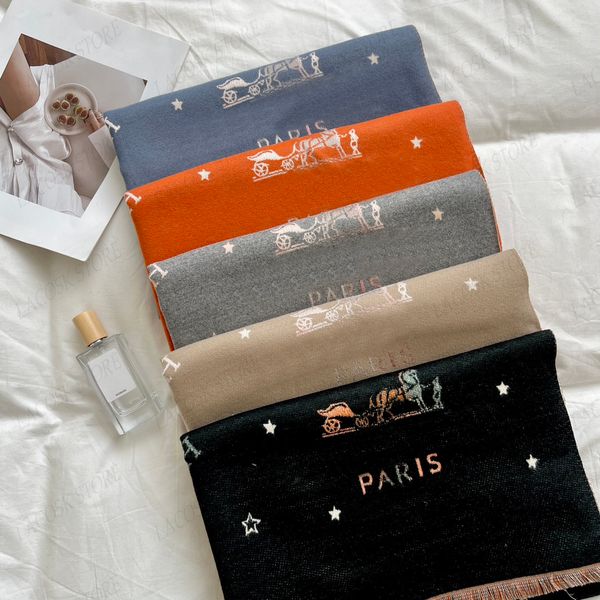 Letter Scarf Luxurys Cashmere Warm Scarf Womens Large Tassels Shawl with Star Horse Classic Orange Unisex Scarves 65*180CM
Letter Scarf Luxurys Cashmere Warm Scarf Womens Large Tassels Shawl with Star Horse Classic Orange Unisex Scarves 65*180CM