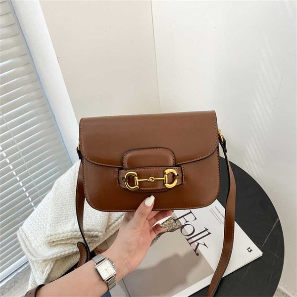 2023 new tofu underarm horsehead buckle saddle bun old flower single shoulder crossbody women's bag off wholesale
2023 new tofu underarm horsehead buckle saddle bun old flower single shoulder crossbody women's bag off wholesale