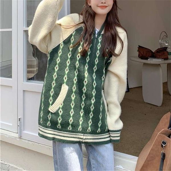 retro diamond stitching sweater coat for women autumn and winter green design sense niche baseball uniform fashion, White;black
retro diamond stitching sweater coat for women autumn and winter green design sense niche baseball uniform fashion, White;black