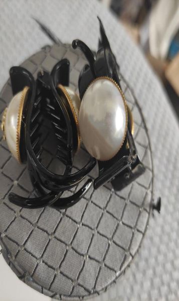 acrylic fashion pearls c hair claw clamps accessories gift with paper card3325939, Slivery;golden
acrylic fashion pearls c hair claw clamps accessories gift with paper card3325939, Slivery;golden