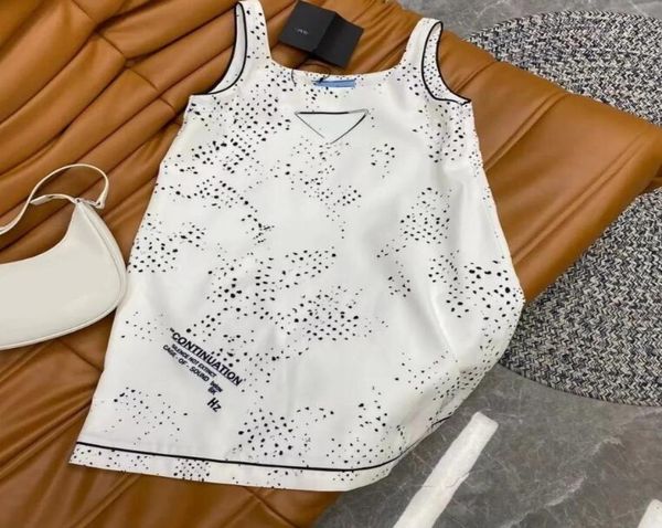 2021 summer fall fashion designer women039s short skirt triangle correct version simple polka dot pattern strap cotton loose an1503123, Black
2021 summer fall fashion designer women039s short skirt triangle correct version simple polka dot pattern strap cotton loose an1503123, Black