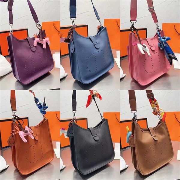 2023 new hollow out evelyn women's layer cowhide leather crossbody single shoulder bag 60% off outlet online
2023 new hollow out evelyn women's layer cowhide leather crossbody single shoulder bag 60% off outlet online
