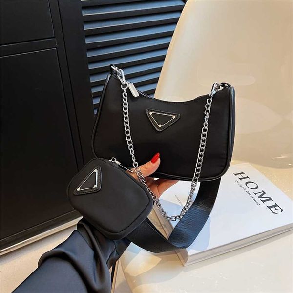 2023 new fashion chain three bar mother single shoulder crossbody handheld women's bag outlet 50% off
2023 new fashion chain three bar mother single shoulder crossbody handheld women's bag outlet 50% off