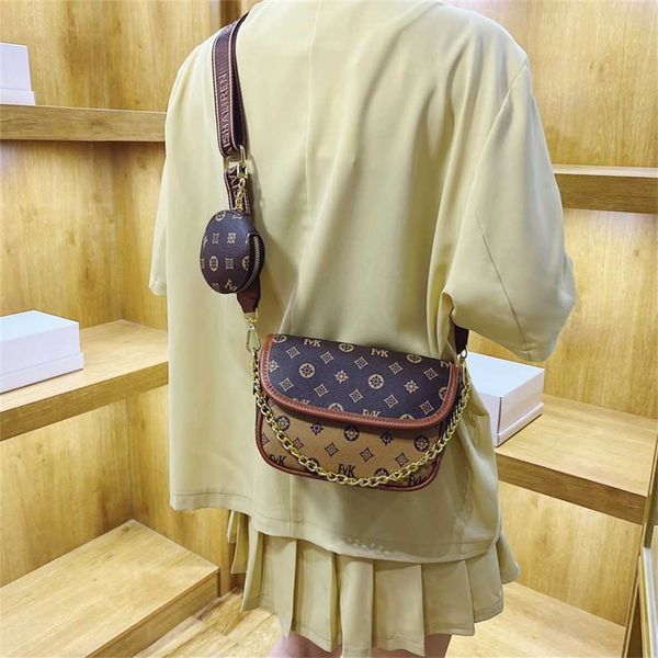 new shoulder with diagonal cross small square high-end versatile light luxury classic niche women's bag 50% off outlet store
new shoulder with diagonal cross small square high-end versatile light luxury classic niche women's bag 50% off outlet store