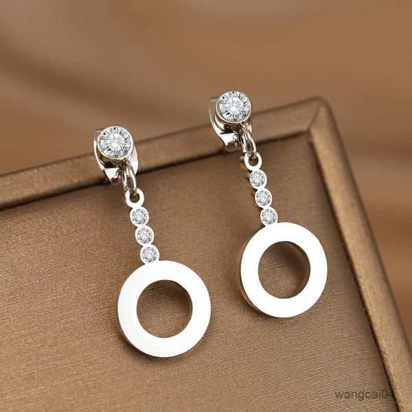 charm stainless steel earrings round sparkling pendants crystal zircon light luxury dangle earrings for women jewelry high-end sense r230901, Golden
charm stainless steel earrings round sparkling pendants crystal zircon light luxury dangle earrings for women jewelry high-end sense r230901, Golden